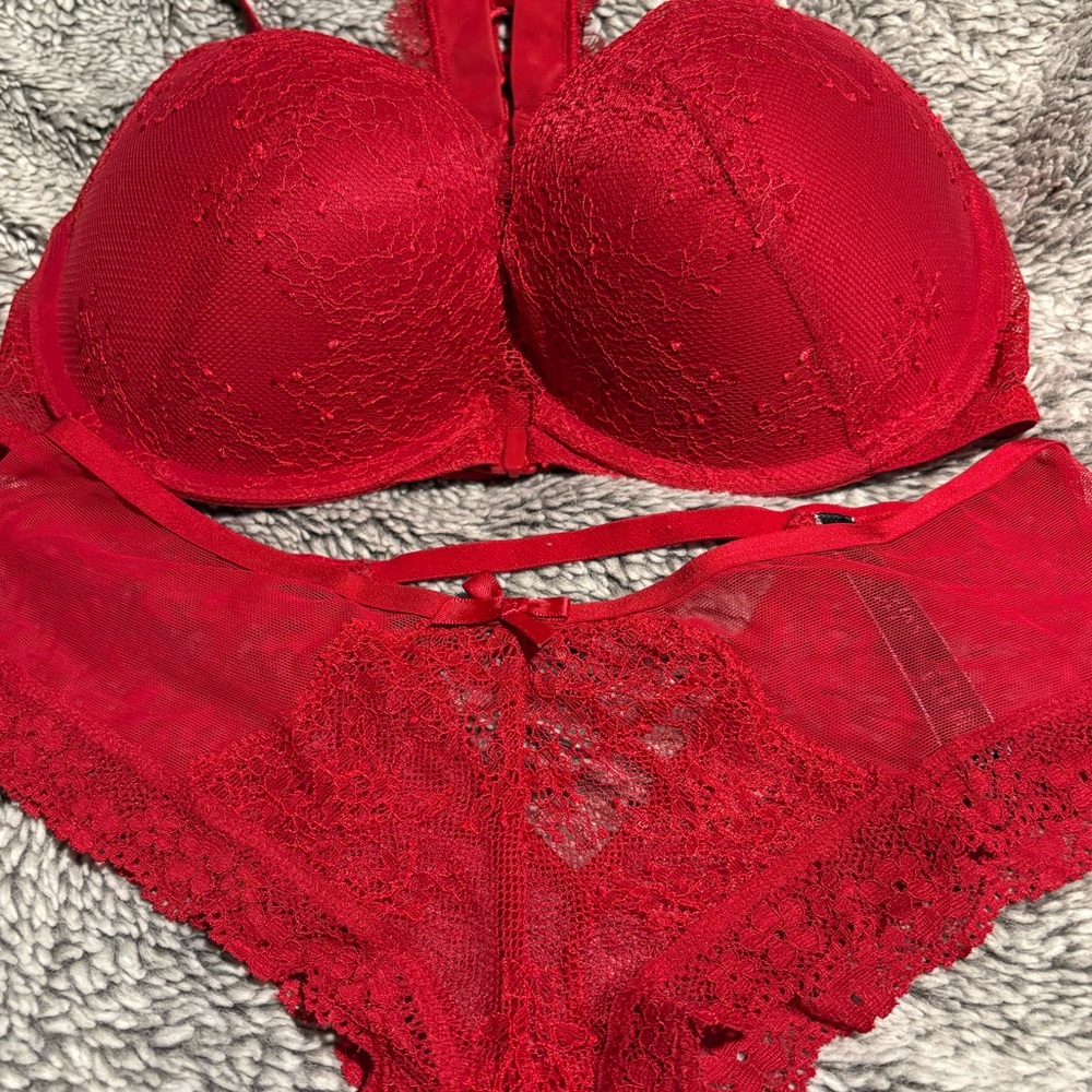 Victoria's Secret Red Lace Bra Set - Picture 2 of 7